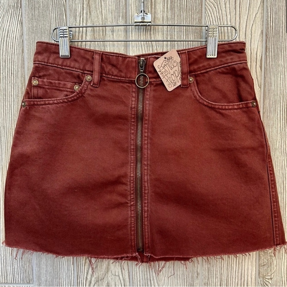 NEW! FREE PEOPLE ZIP FRONT Denim Skirt Chocolate NWT Size 24 Mini Jean S… - Picture 2 of 9